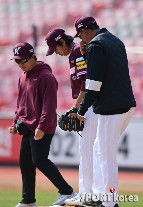 하영민, 타구에 맞았어요