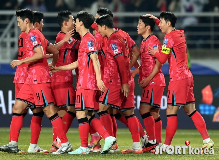 한국, 황희찬의 선제골로 1-0 리드!